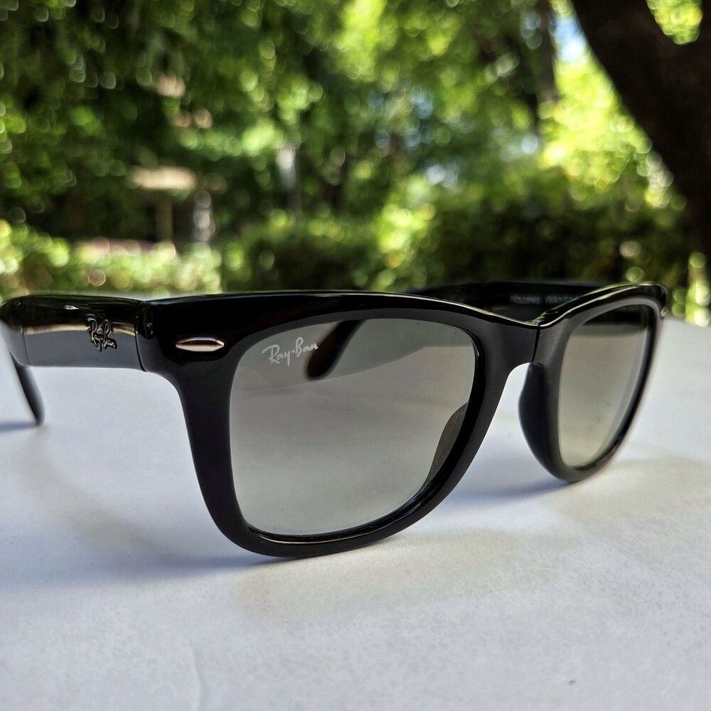 Ray-Ban Folding Wayfarer Classic Black/Light Grey Gradient RB4105 Sunglasses - Picture 3 of 11
